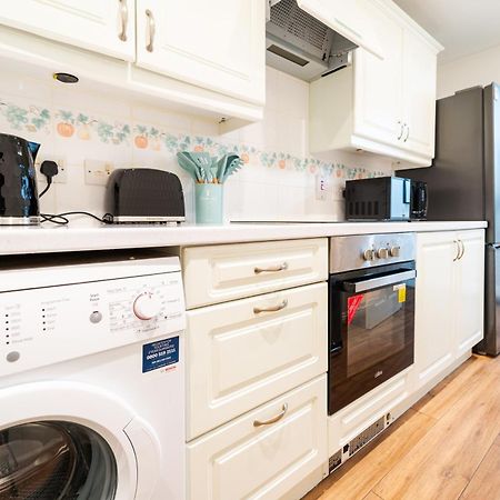 Bright And Spacious Flat With Free Parking Londres Extérieur photo